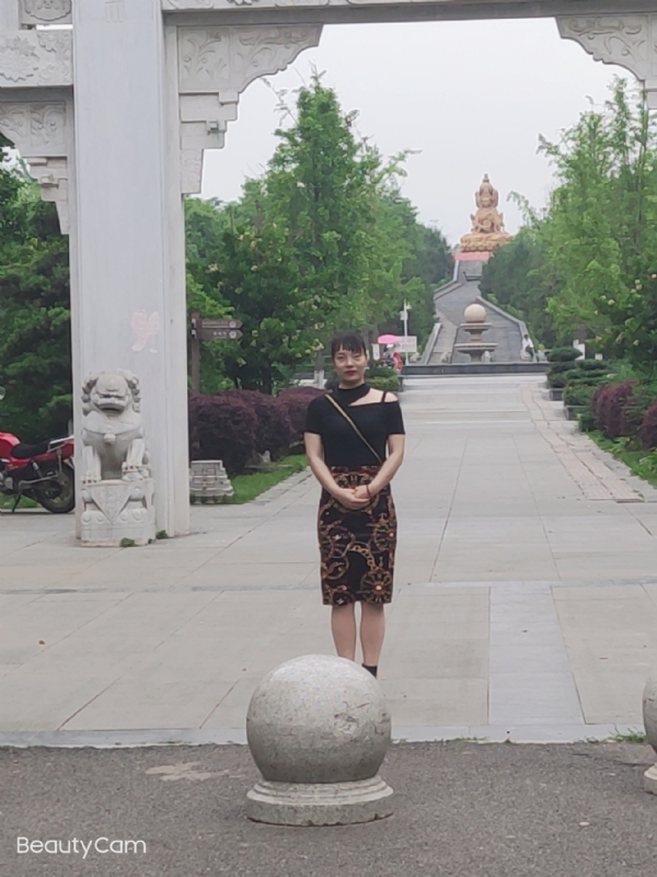 魏沐阳子的第三张照片--驻马店相亲服务中心