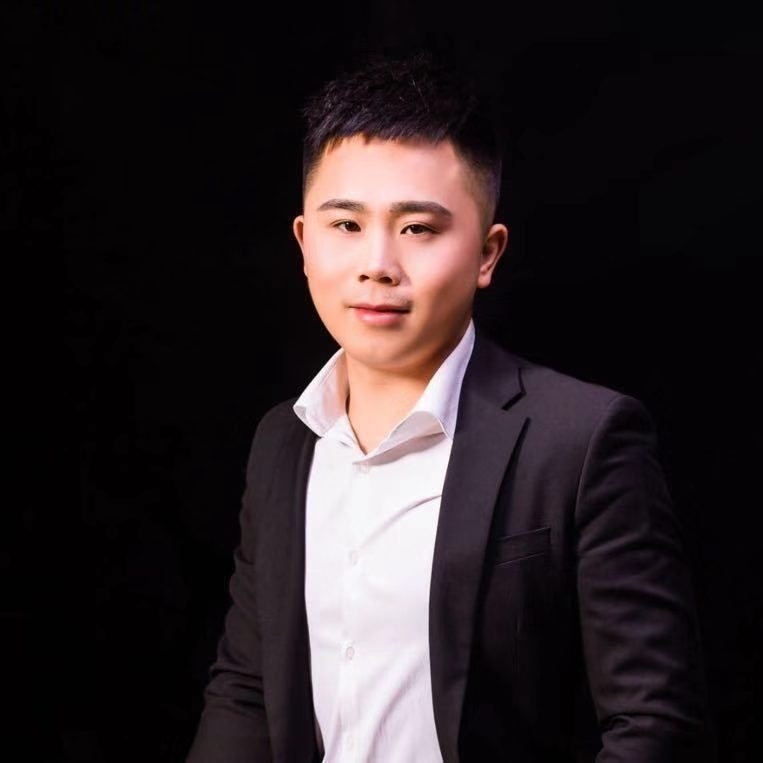 只欠东风的第一张照片--驻马店相亲服务中心