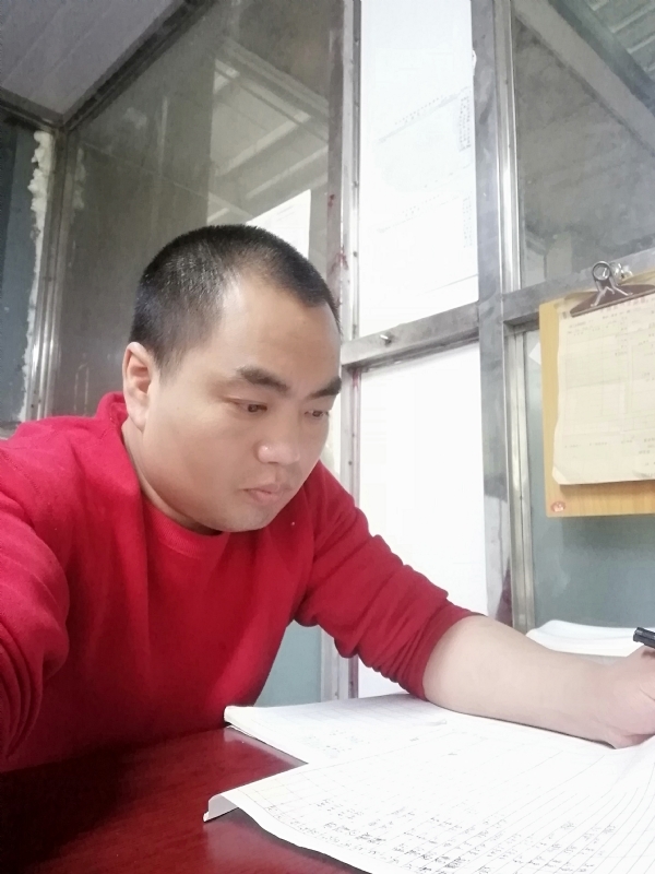 小吴的第一张照片--驻马店相亲服务中心