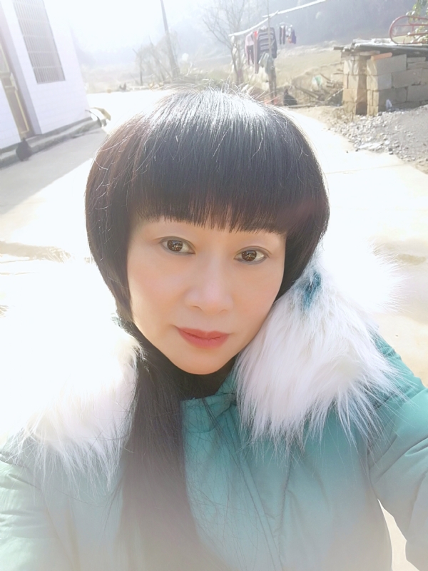 金鱼儿的第一张照片--驻马店相亲服务中心