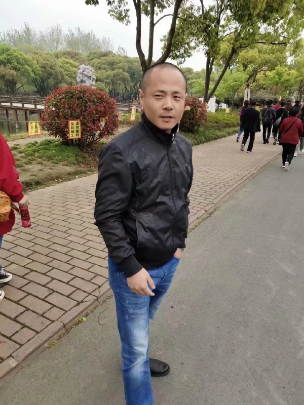 傻子的第一张照片--驻马店相亲服务中心