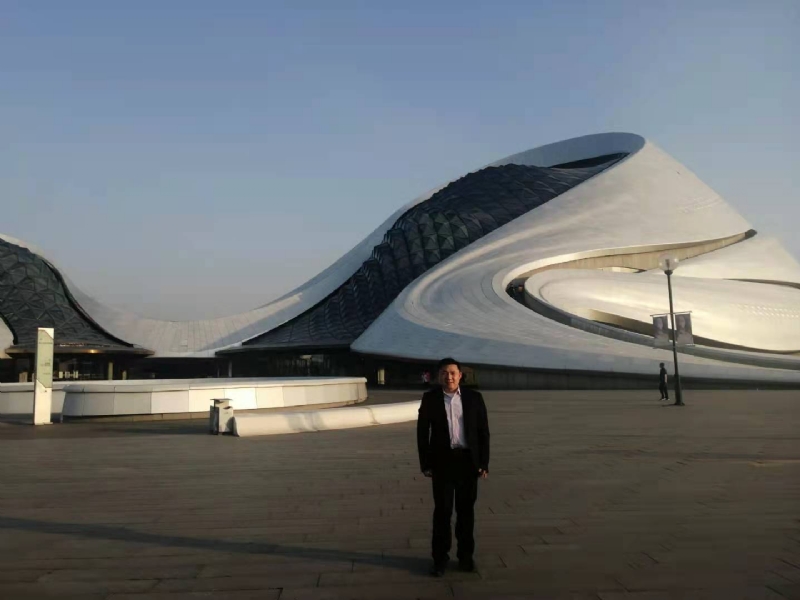 荣荣的第一张照片--驻马店相亲服务中心