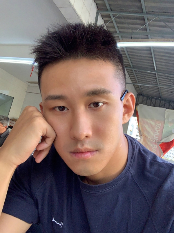 相见恨晚的第二张照片--驻马店相亲服务中心