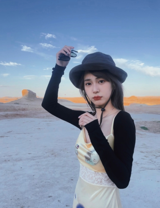 英姐的第一张照片--驻马店相亲服务中心