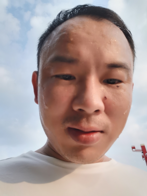 唐老鸭的第一张照片--驻马店相亲服务中心