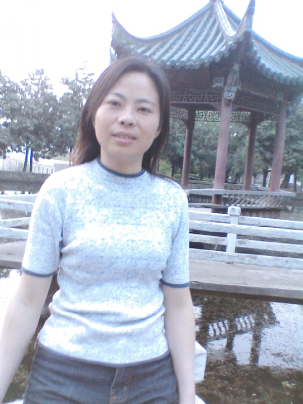 小草的第二张照片--驻马店相亲服务中心