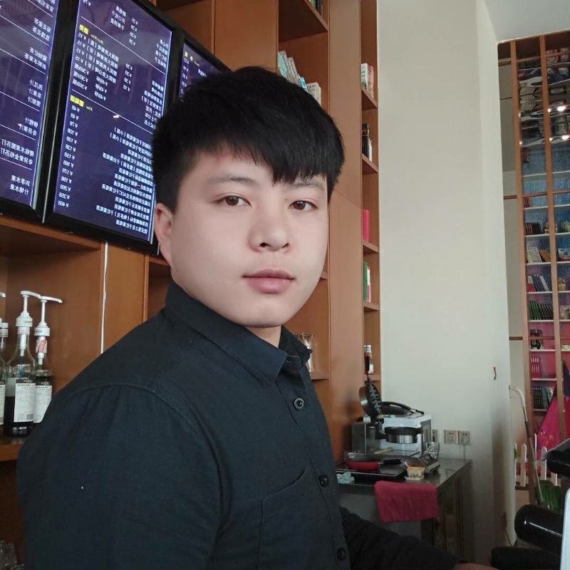 帅被人打的第一张照片--驻马店相亲服务中心