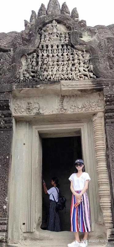 桃花与酒的第二张照片--驻马店相亲服务中心