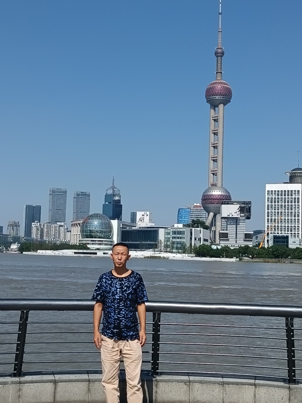 伪装浪漫的第一张照片--驻马店相亲服务中心