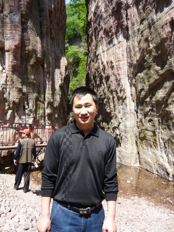 阳光幸福快乐的第三张照片--驻马店相亲服务中心