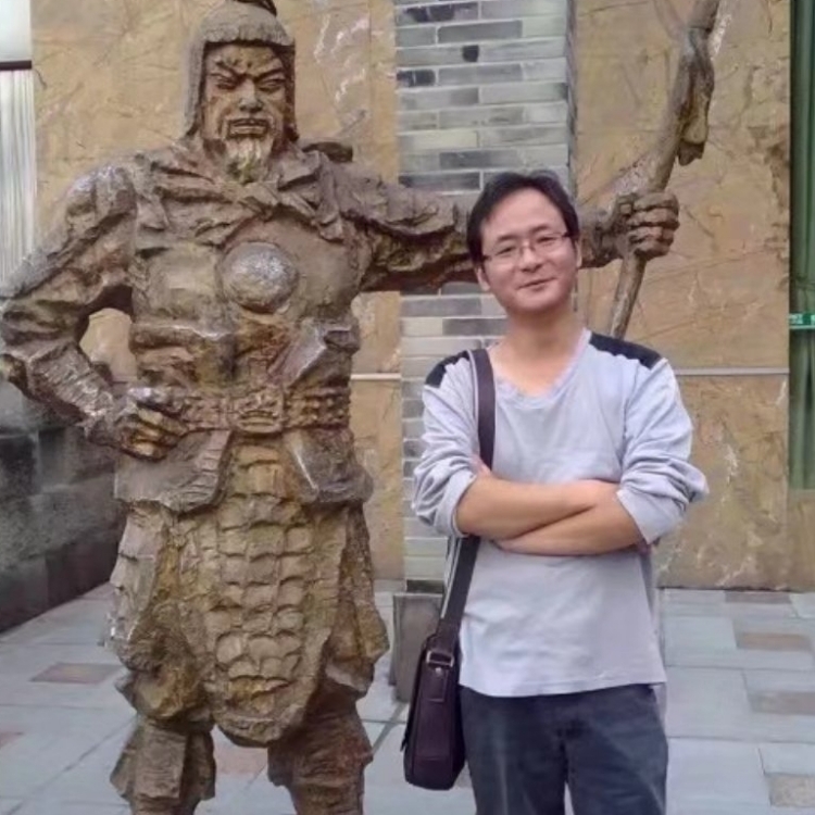 孤狼的第三张照片--驻马店相亲服务中心