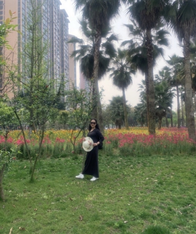 粉墨登场的第一张照片--驻马店相亲服务中心