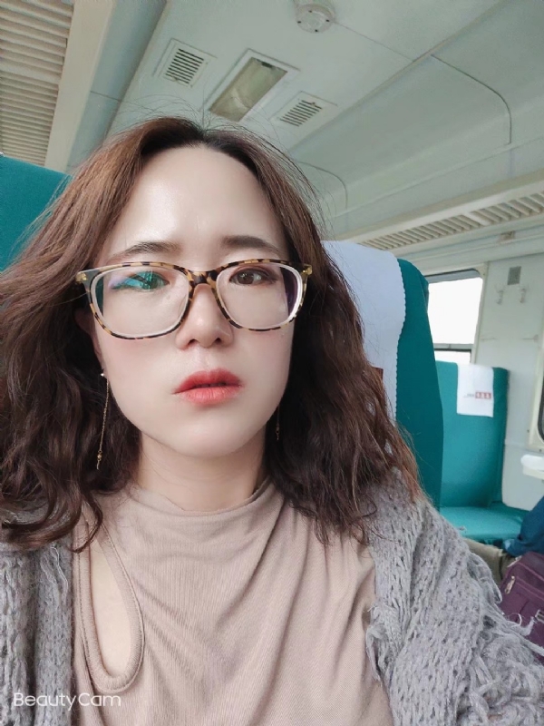 云烟成雨的第一张照片--驻马店相亲服务中心