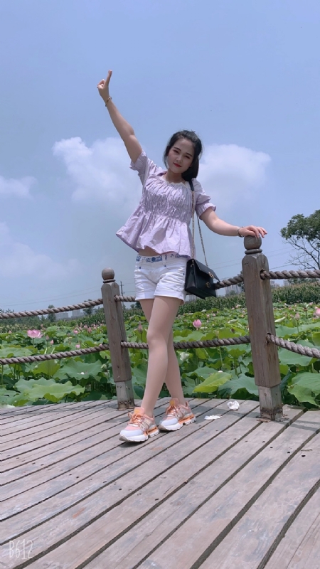 秋水伊人的第二张照片--驻马店相亲服务中心