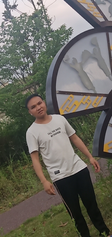 愉快的阳光的第一张照片--驻马店相亲服务中心