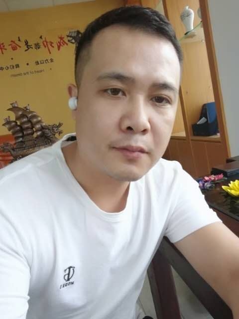 礼哥的第二张照片--驻马店相亲服务中心