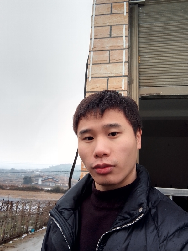 银色的羽翼的第一张照片--驻马店相亲服务中心