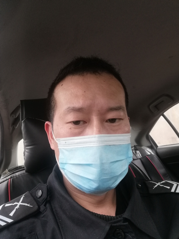 不会躲的刺猬的第一张照片--驻马店相亲服务中心