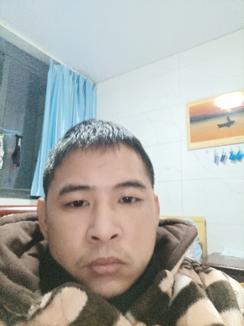 寂寞的第二张照片--驻马店相亲服务中心