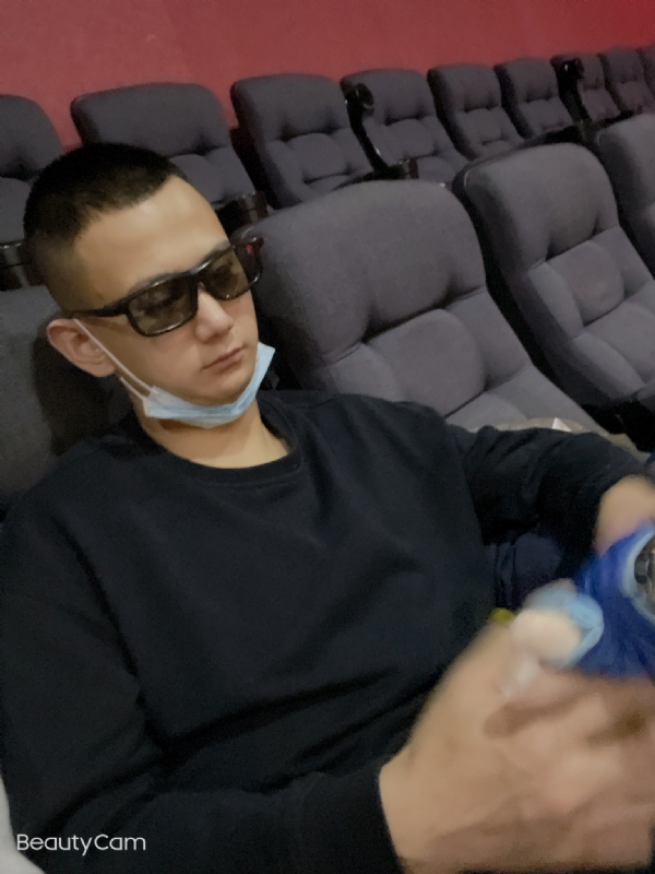 小五的第三张照片--驻马店相亲服务中心