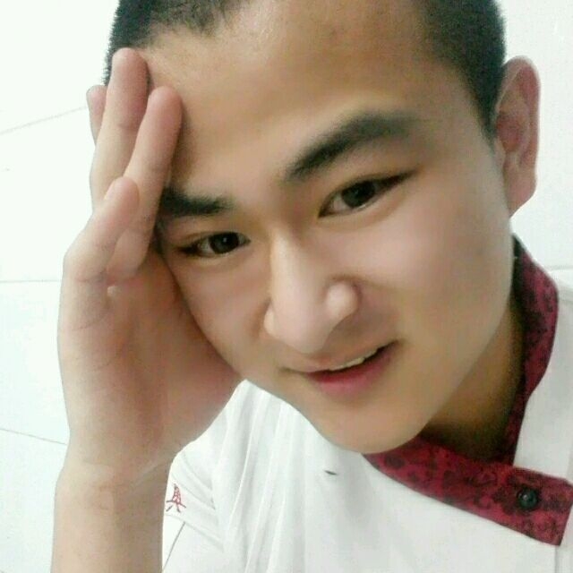 人潮拥挤的第一张照片--驻马店相亲服务中心