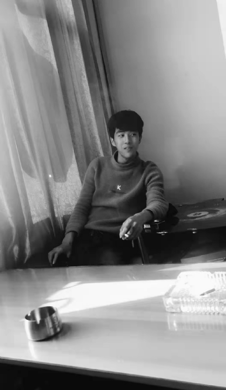 酷似小丑的第二张照片--驻马店相亲服务中心