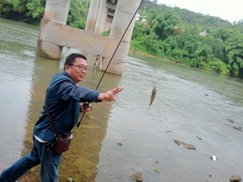 峰的第二张照片--驻马店相亲服务中心
