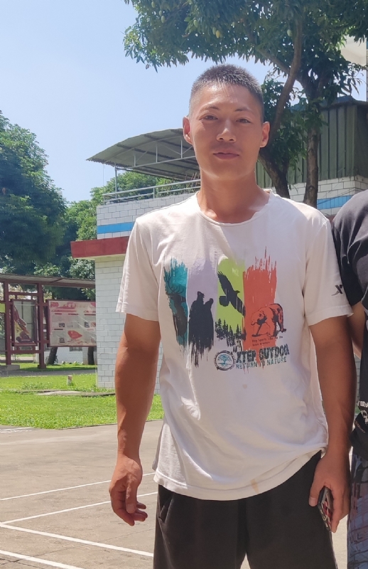 孤鹰的第一张照片--驻马店相亲服务中心