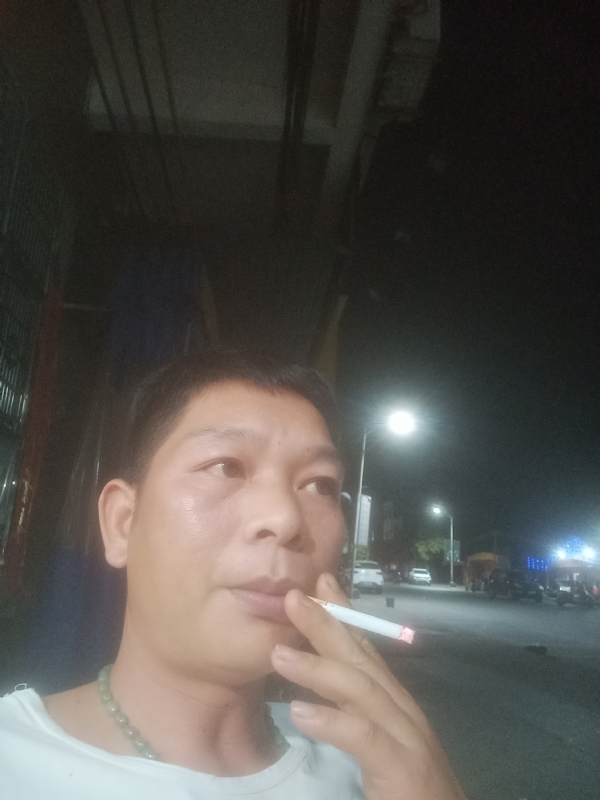 善解人意的第二张照片--驻马店相亲服务中心