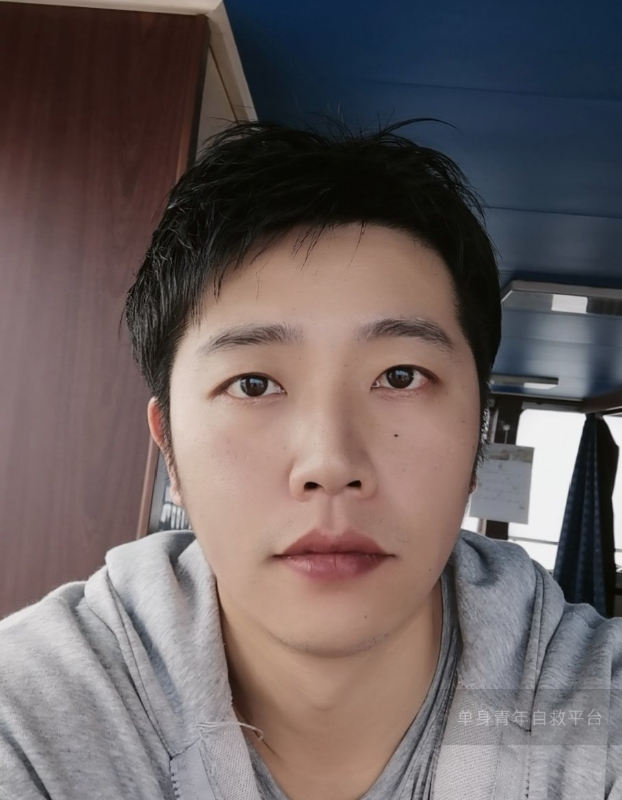 不太帅的男人的第一张照片--驻马店相亲服务中心