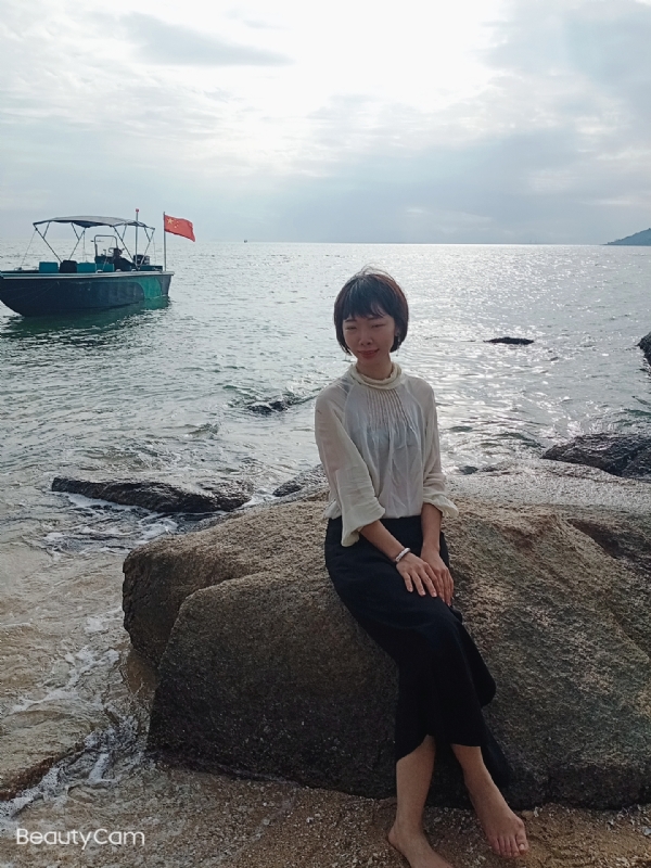 悠悠南山下的第二张照片--驻马店相亲服务中心