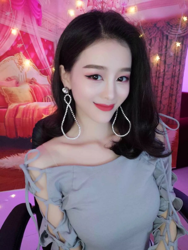 Cici的第三张照片--驻马店相亲服务中心