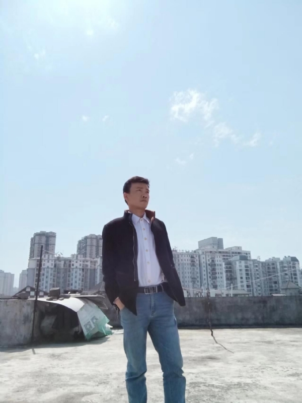 蓝色心情的第一张照片--驻马店相亲服务中心