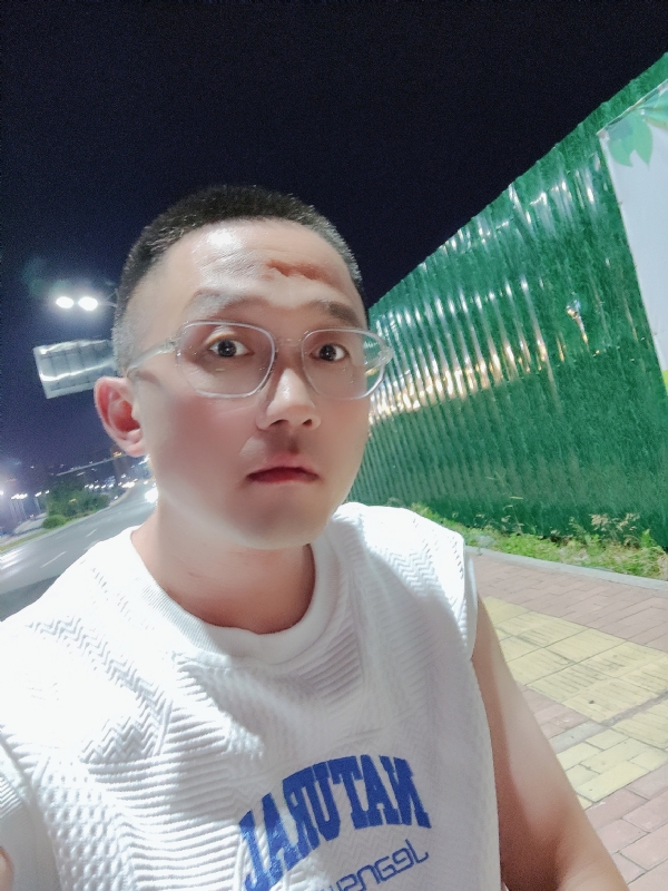 清风烈酒的第一张照片--驻马店相亲服务中心