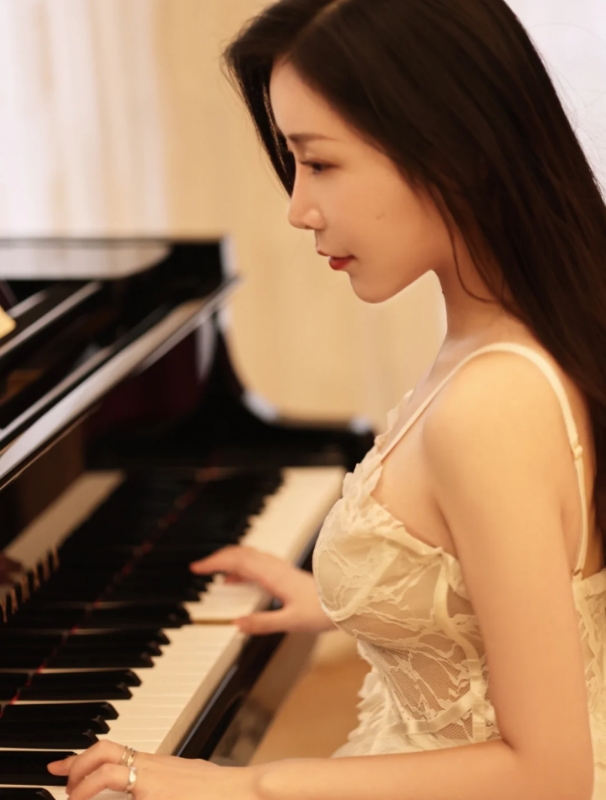 linlin的第二张照片--驻马店相亲服务中心