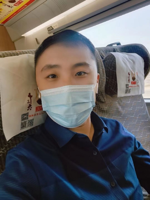 孤独的小屁猪的第二张照片--驻马店相亲服务中心