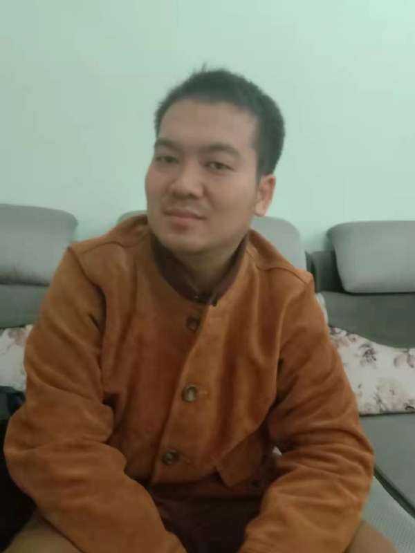 艺民的第一张照片--驻马店相亲服务中心