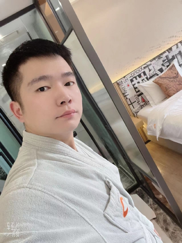 绿帽的第一张照片--驻马店相亲服务中心