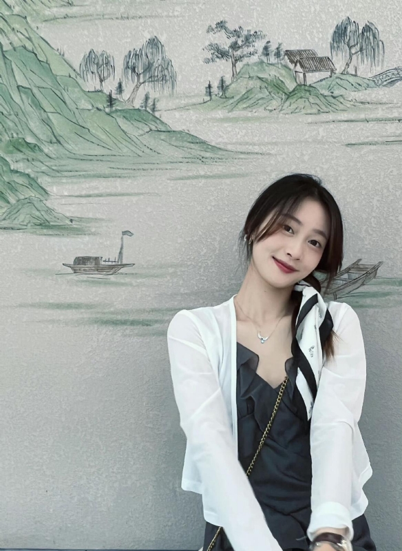 小趴菜的第一张照片--驻马店相亲服务中心