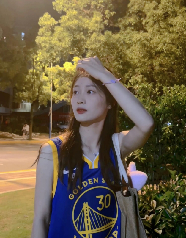 小趴菜的第三张照片--驻马店相亲服务中心