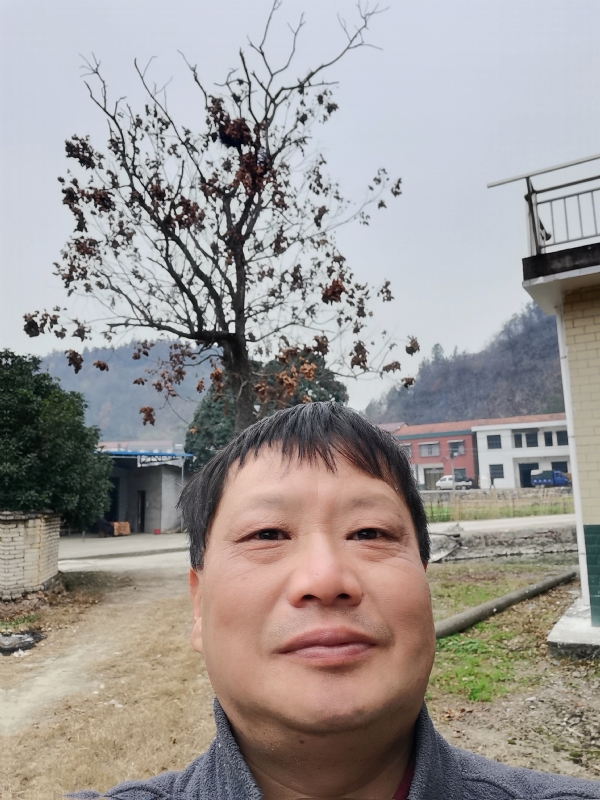 苏众青春冲浪的第二张照片--驻马店相亲服务中心