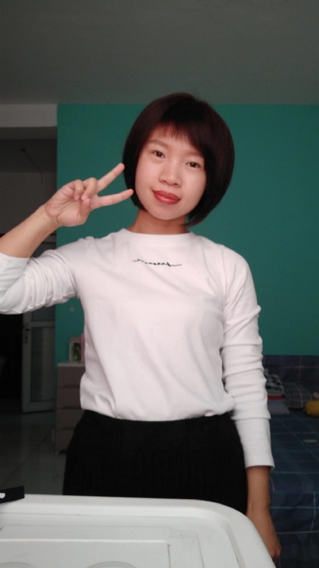 向日葵的第一张照片--驻马店相亲服务中心