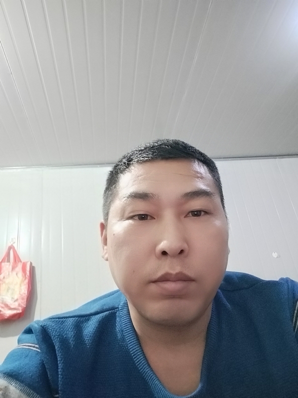 开着拖拉机去兜风的第一张照片--驻马店相亲服务中心