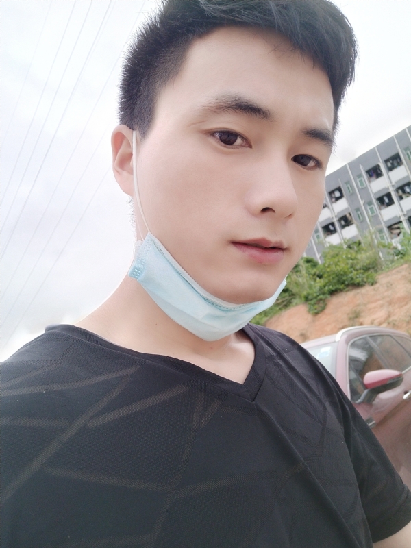 何凡的第二张照片--驻马店相亲服务中心