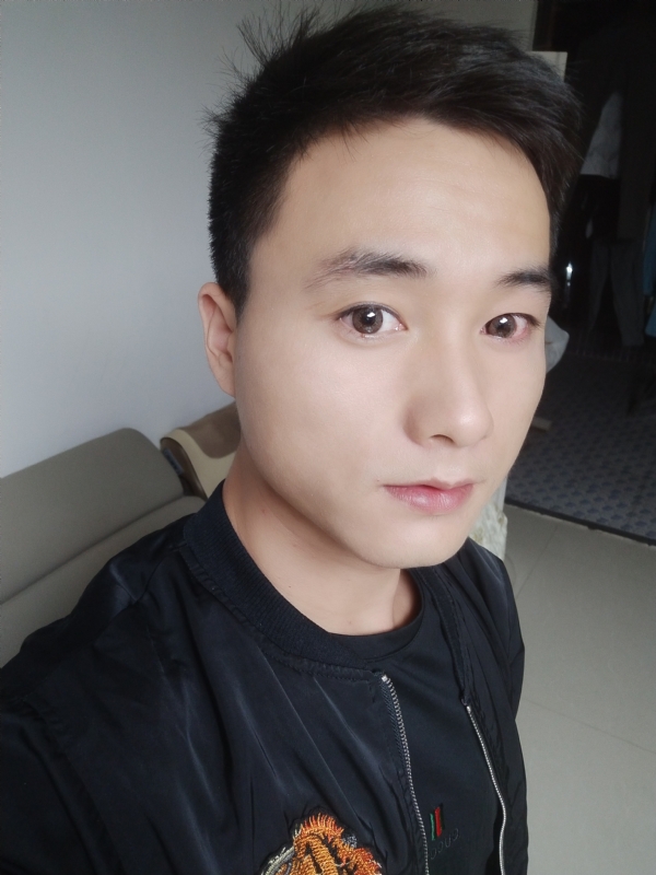 何凡的第三张照片--驻马店相亲服务中心