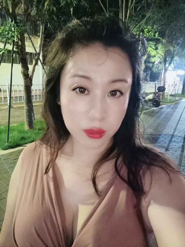 叶子青青的第一张照片--驻马店相亲服务中心