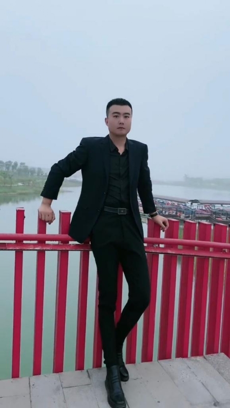 Albert的第二张照片--驻马店相亲服务中心