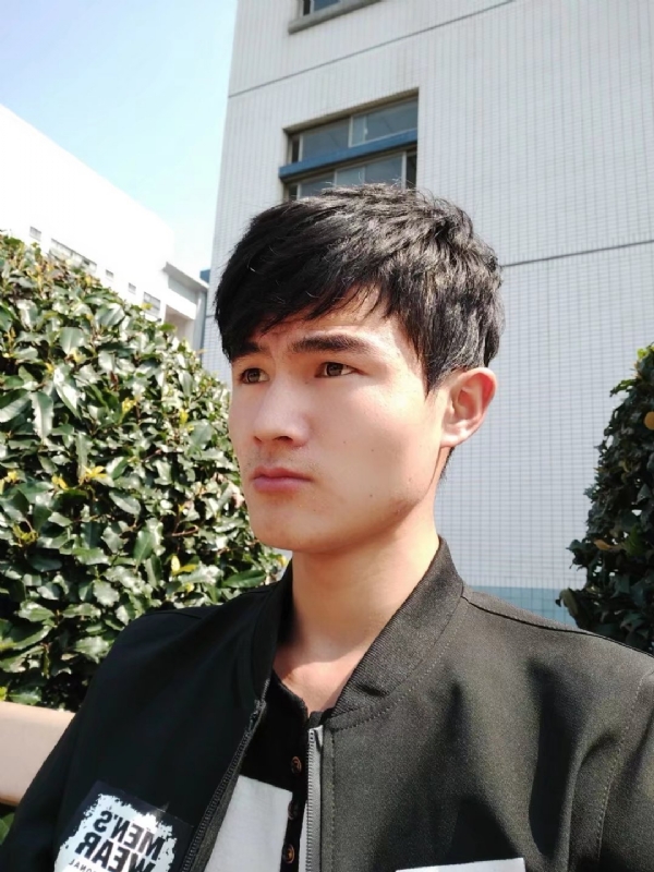 阳光男孩的第四张照片--驻马店相亲服务中心