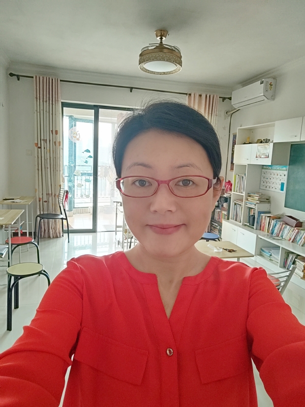 丽华的第二张照片--驻马店相亲服务中心