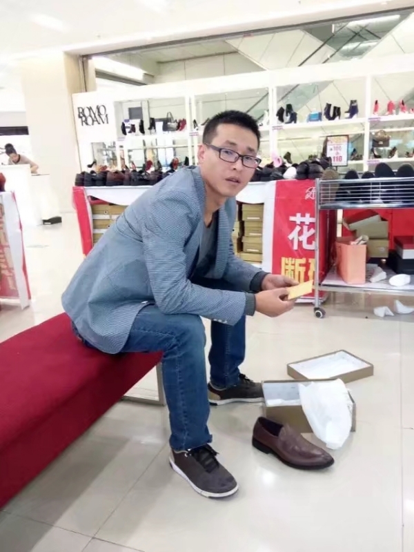 借我你的手的第一张照片--驻马店相亲服务中心